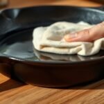 how to glaze cast iron skillet
